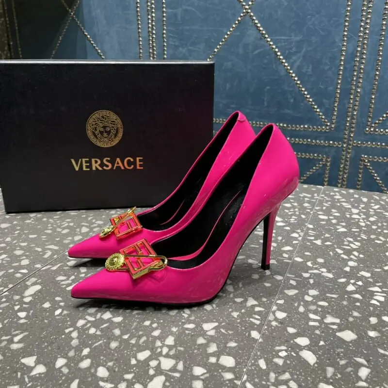 versace a talons hauts chaussures pour femme s_11b56044